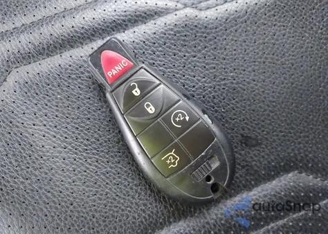 2011 Jeep Grand Cherokee Laredo z USA, uszkodzony, nr VIN 1J4RR4GG2BC527623